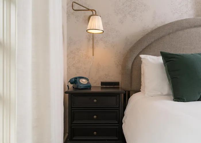 Petit Soleil - Bed, Breakfast And Bar